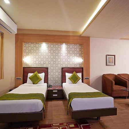 Gold Coast Beach Resort Puri Buitenkant foto