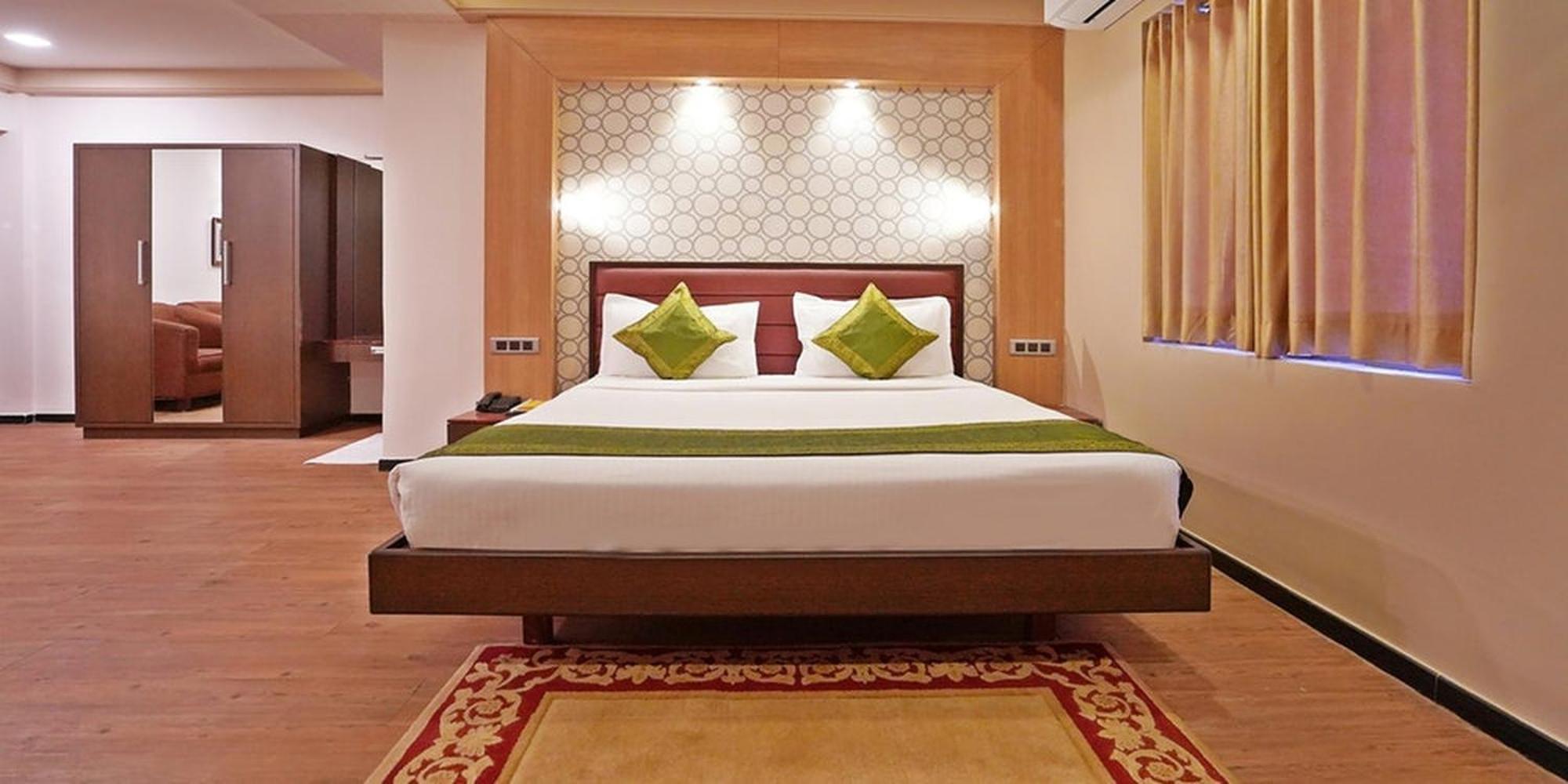 Gold Coast Beach Resort Puri Buitenkant foto