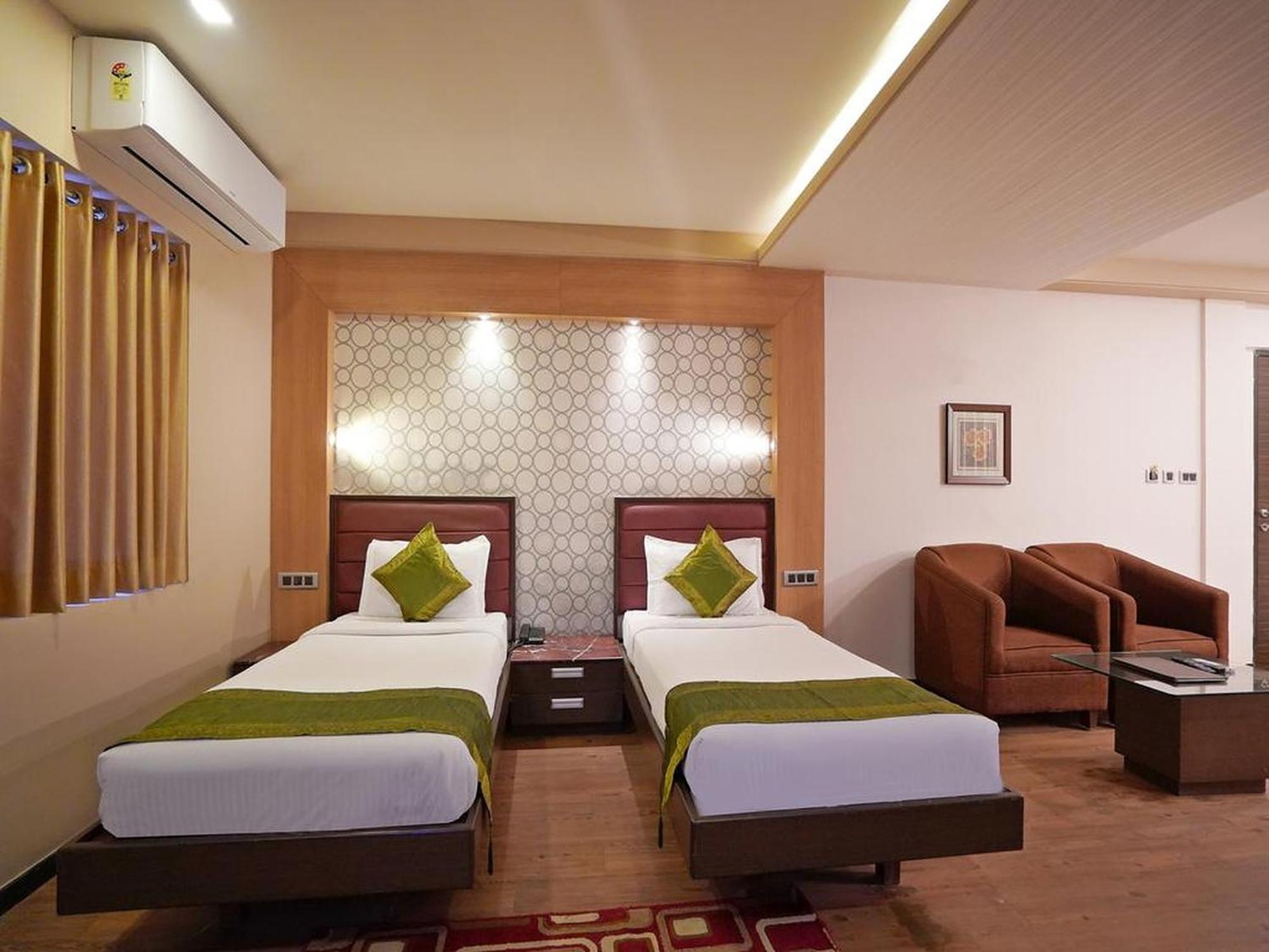 Gold Coast Beach Resort Puri Buitenkant foto