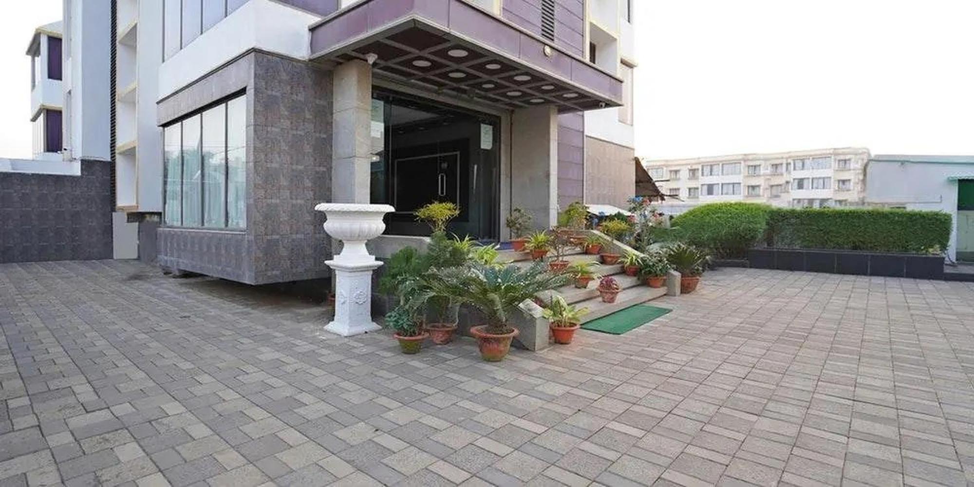 Gold Coast Beach Resort Puri Buitenkant foto